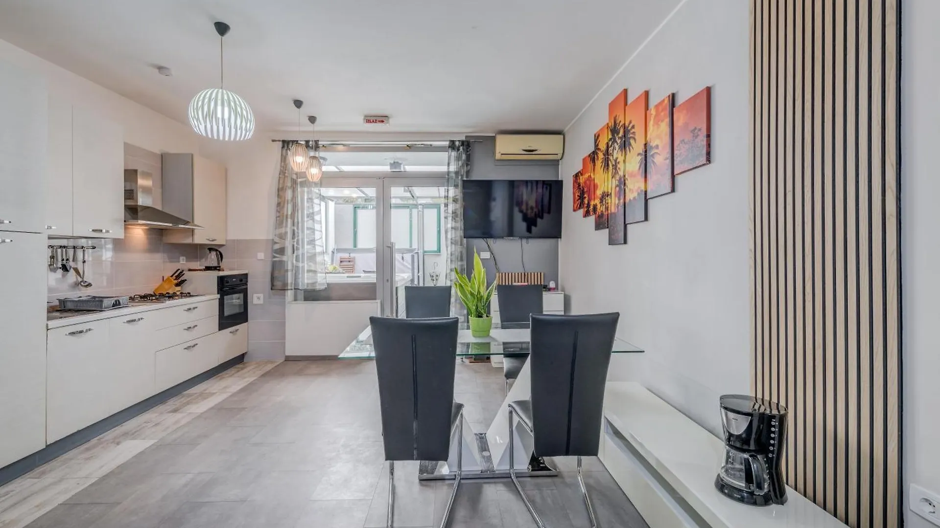 Apartment Slavica-New-With Jacuzzi Spalato