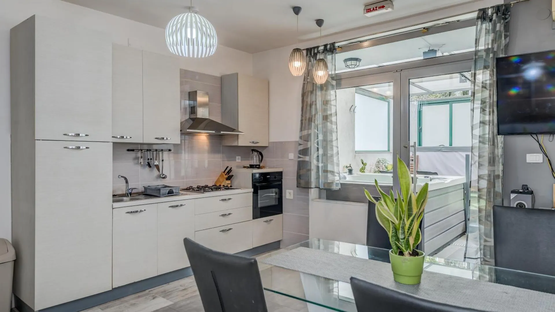 Apartment Slavica-New-With Jacuzzi Spalato 0*,